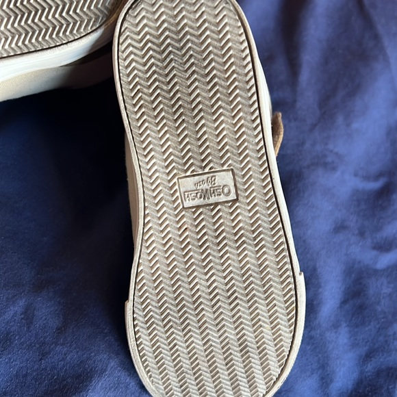 OSHKOSH - Picture 3 of 5